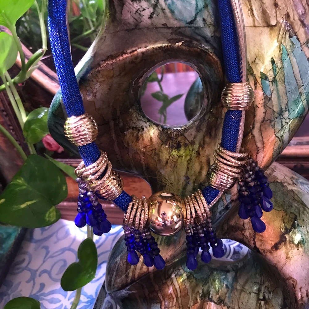 Beautiful, blue gold necklace